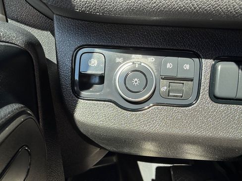 Used 2022 Mercedes-Benz Sprinter 2500 image 15