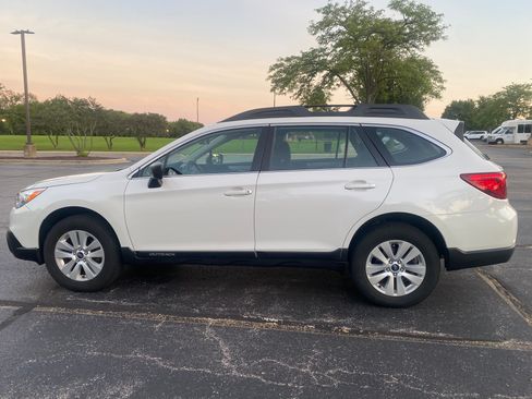 Used 2017 Subaru Outback 2.5i AWD/4WD image 4