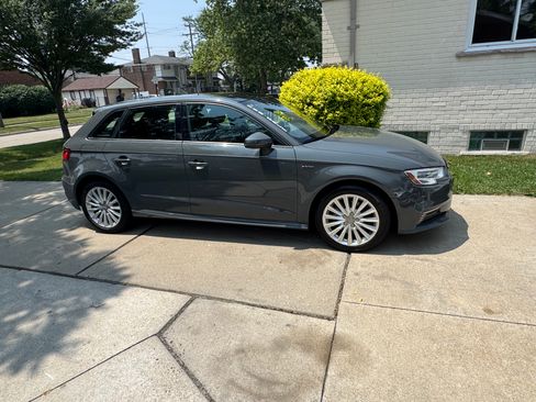 Used 2017 Audi A3 e-tron Premium image 6