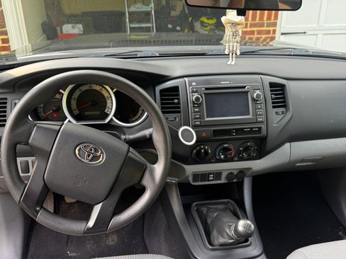 Used 2013 Toyota Tacoma 2WD Access Cab image 11