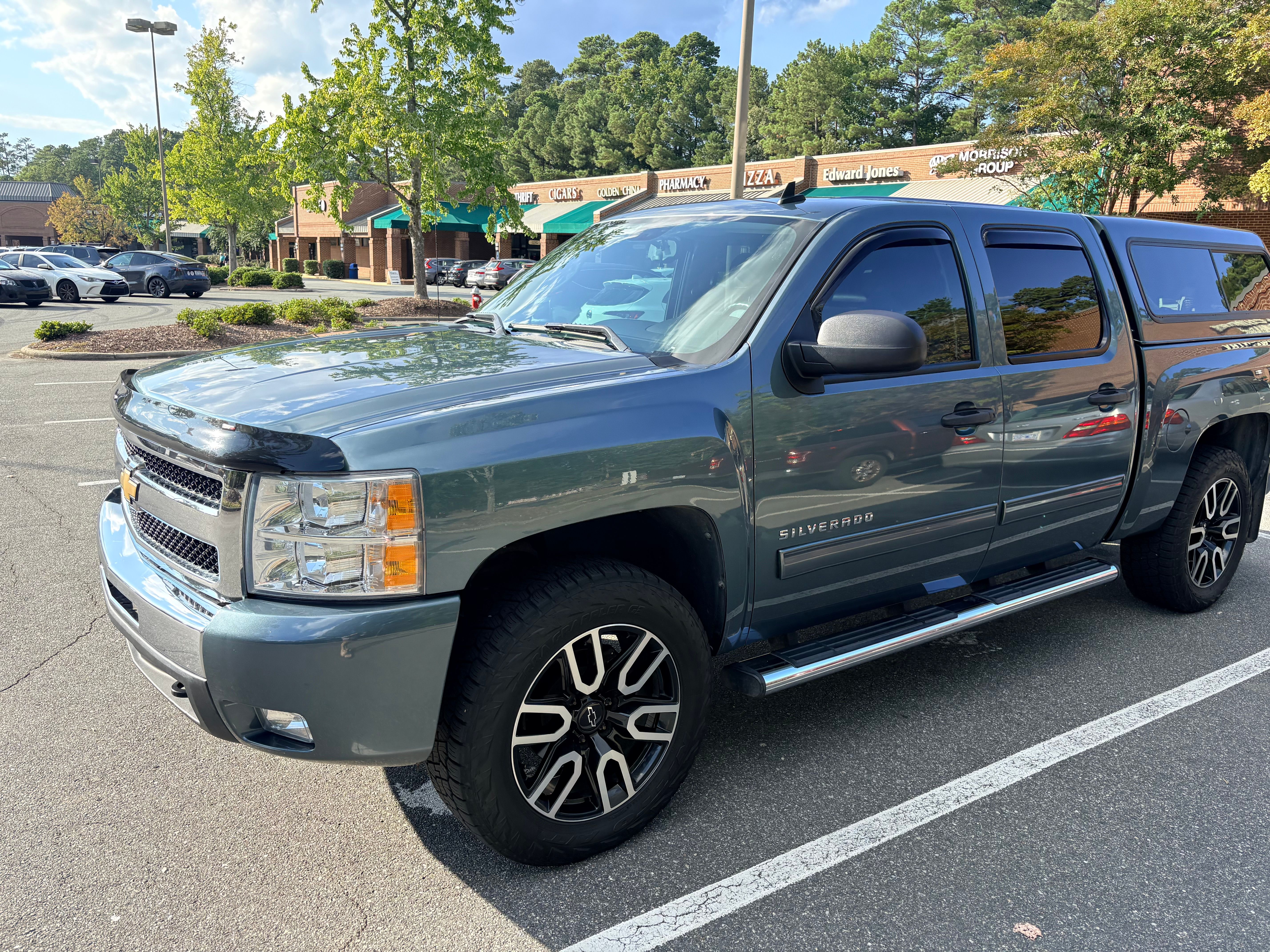 Used 2010 Chevrolet Silverado 1500 LT w/ Power Pack Plus AWD/4WD image 5