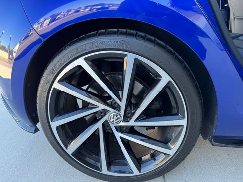 Used 2019 Volkswagen Golf 4-Door image 17