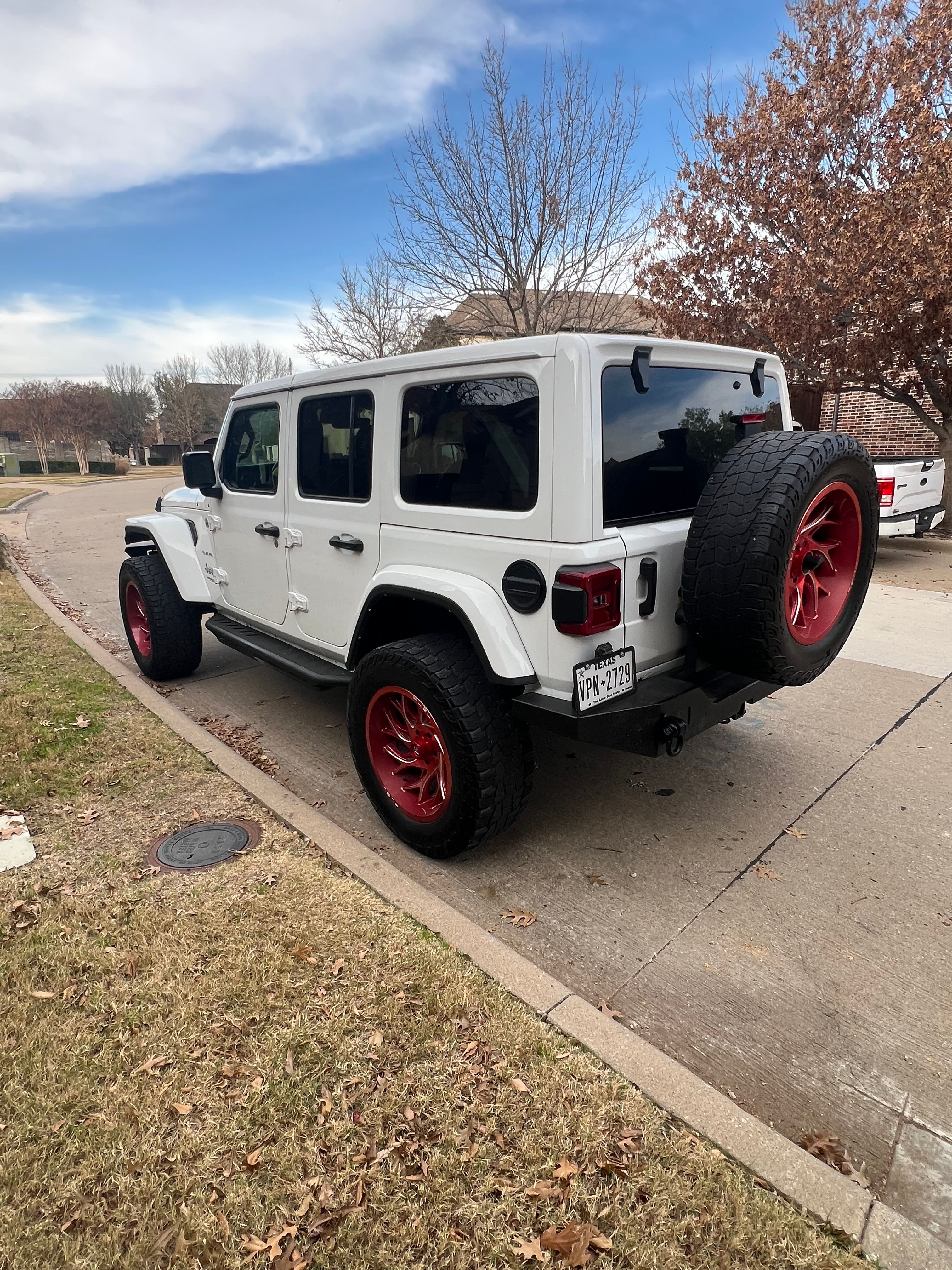 Used 2021 Jeep Wrangler Unlimited Sahara AWD/4WD image 2