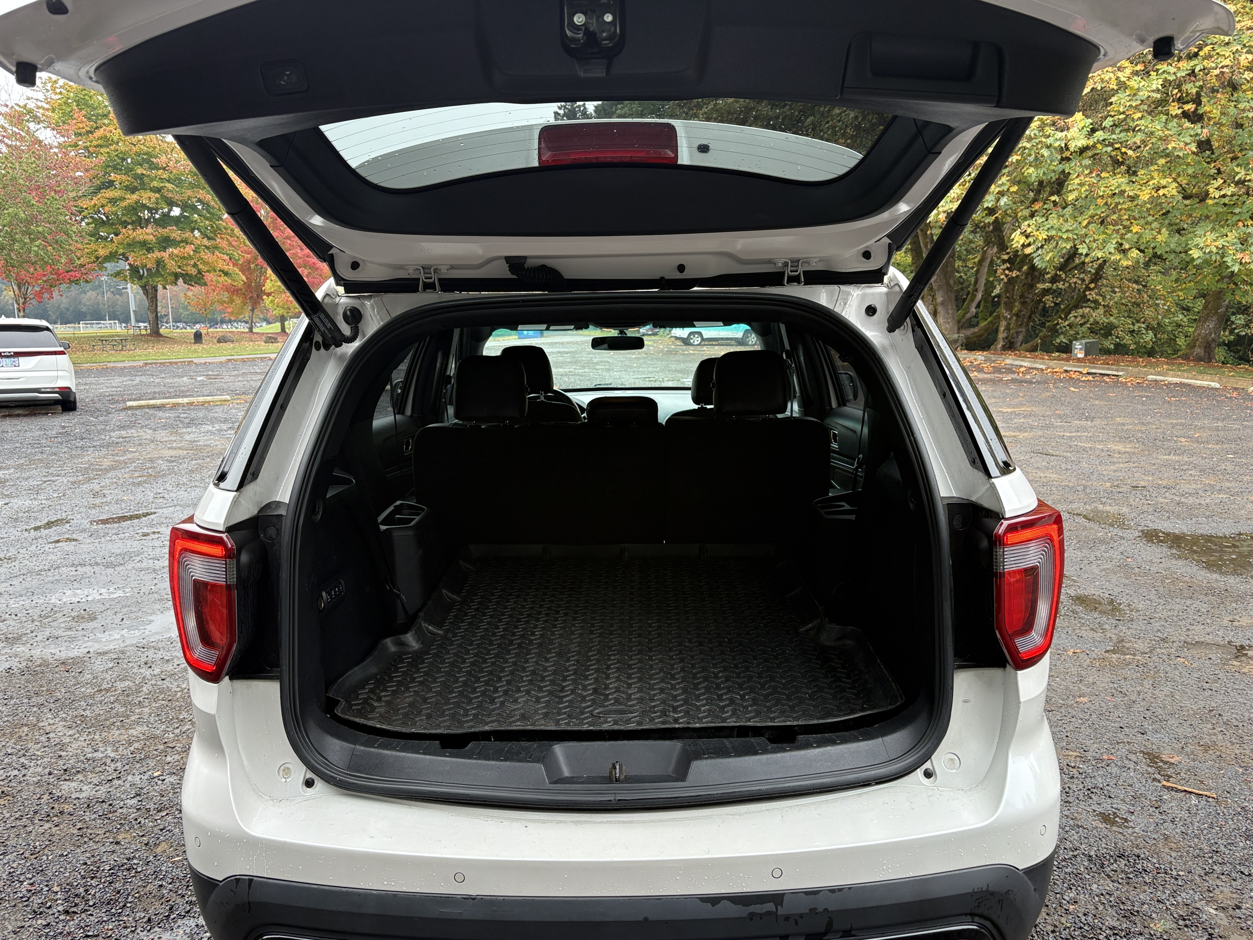 Used 2017 Ford Explorer Sport AWD/4WD image 5