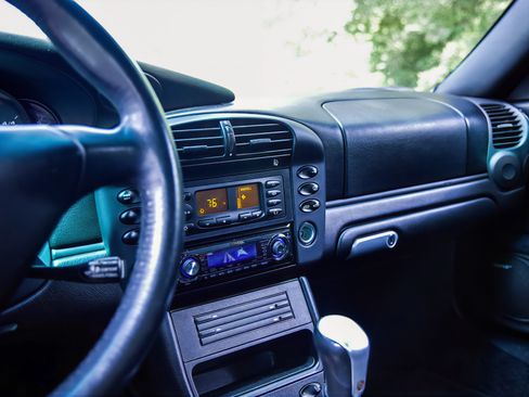 Used 2003 Porsche 911 Carrera 4 image 18