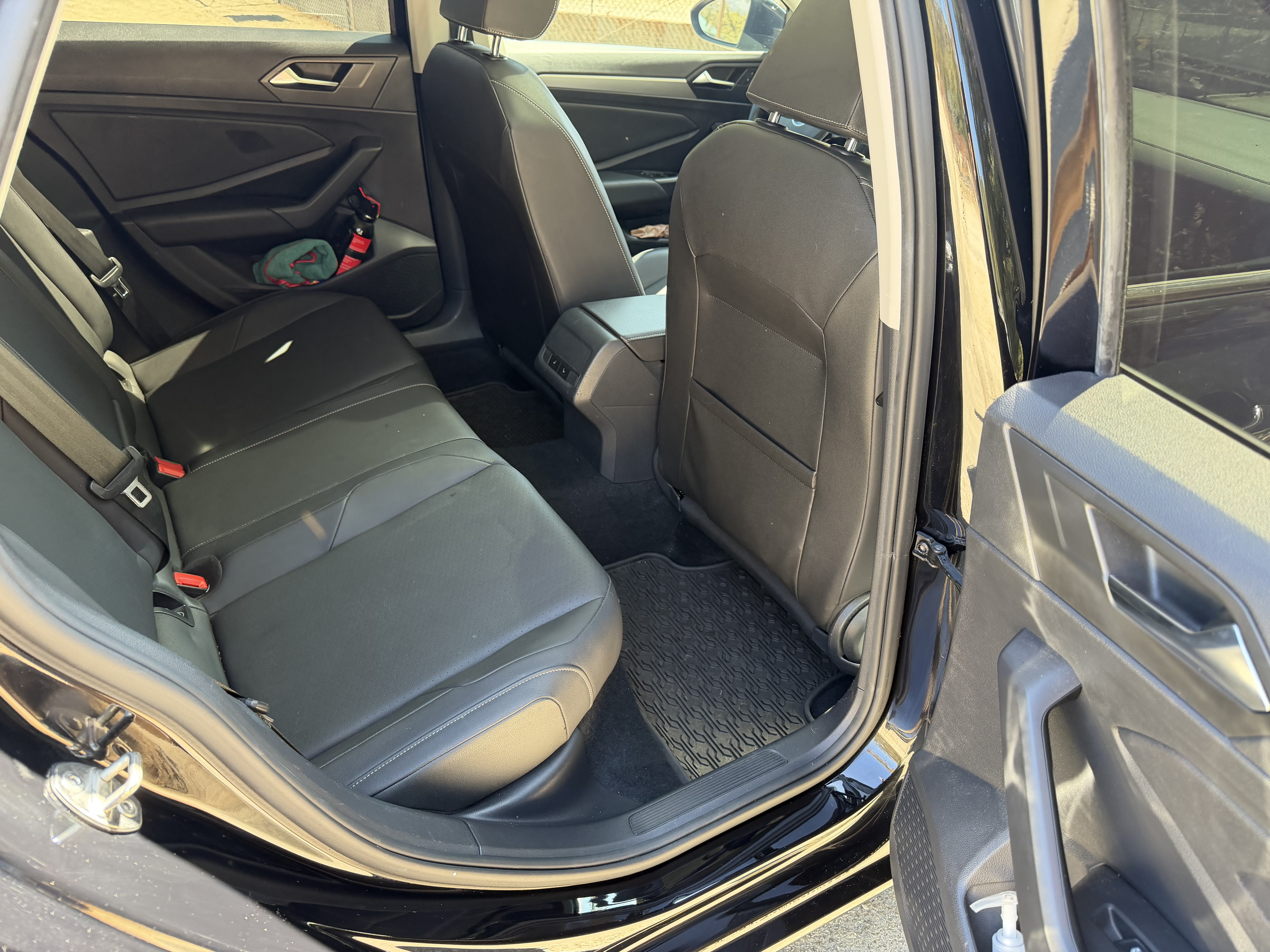 Used 2019 Volkswagen Jetta SE w/ Cold Weather Package FWD image 24
