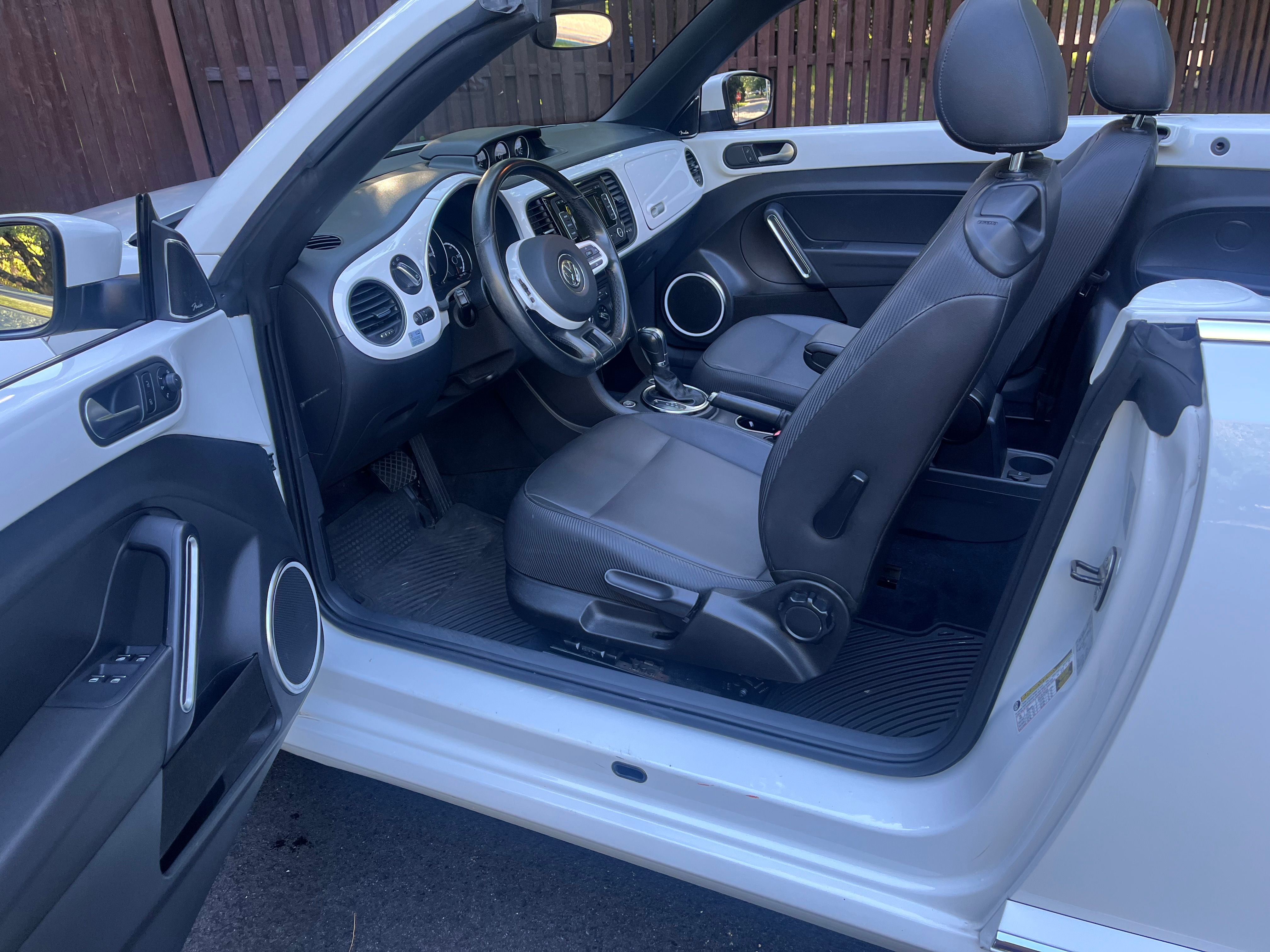 Used 2013 Volkswagen Beetle TDI FWD image 12