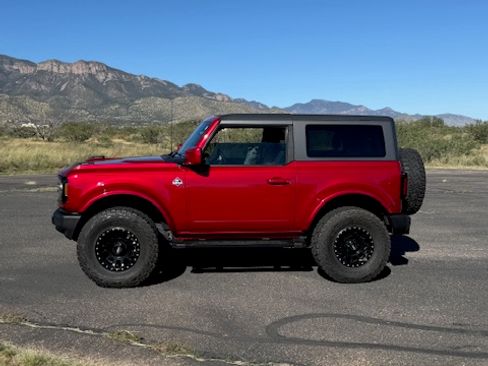 Used 2021 Ford Bronco Outer Banks image 2