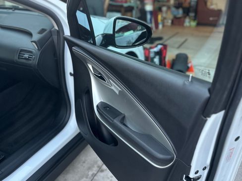 Used 2014 Chevrolet Volt Premium w/ Premium Trim Package image 17