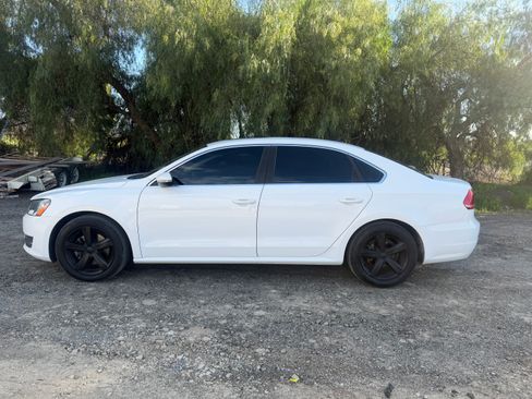 Used 2012 Volkswagen Passat 2.5 SE image 9