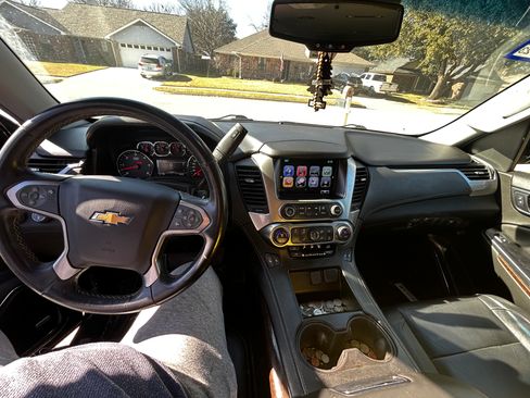 Used 2018 Chevrolet Tahoe LT image 11