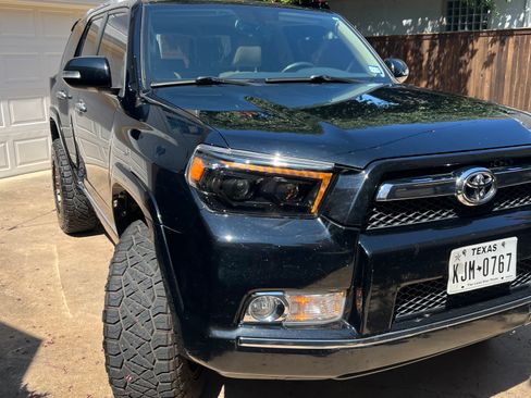 Used 2010 Toyota 4Runner Limited AWD/4WD image 6