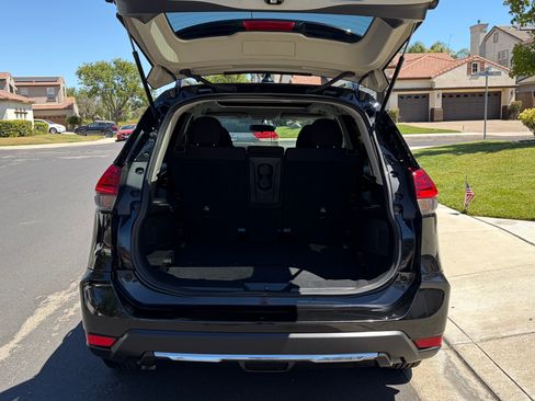 Used 2017 Nissan Rogue SV FWD image 14