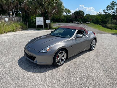 Used 2010 Nissan 370Z Touring w/ Sport Pkg image 1