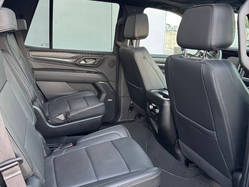 Used 2024 GMC Yukon Denali image 6