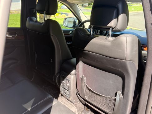 Used 2013 Jeep Grand Cherokee Limited w/ Trailer Tow Group AWD/4WD image 16