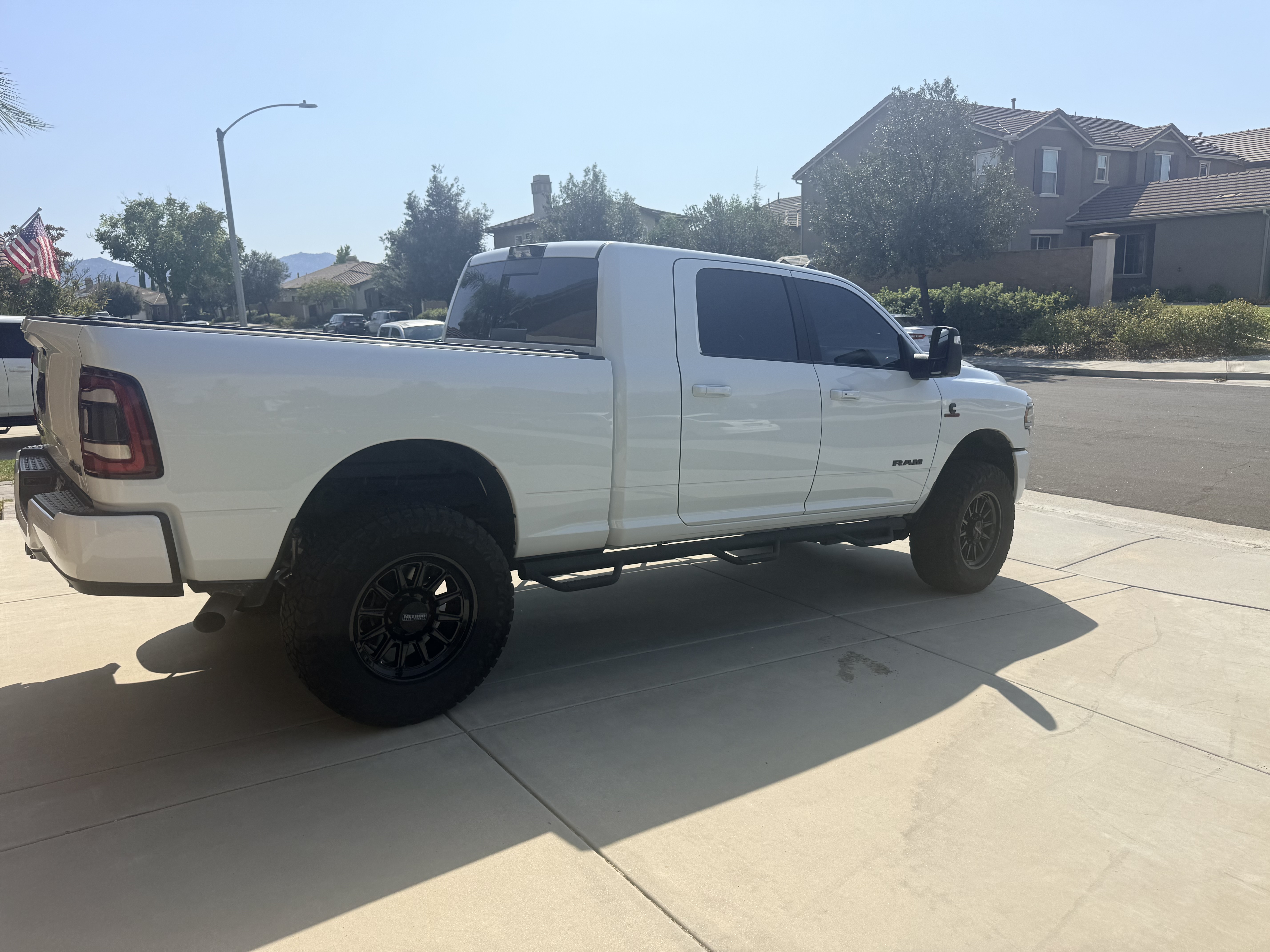 Used 2024 RAM 2500 Laramie w/ Night Edition AWD/4WD image 4