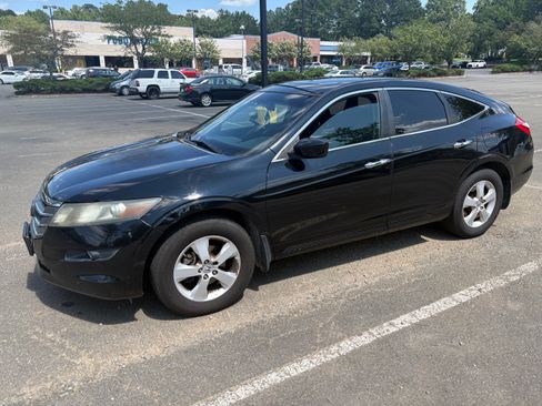Used 2011 Honda Crosstour EX image 1