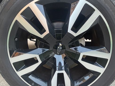 Used 2020 Chevrolet Suburban Premier w/ RST 6.2L Performance Edition AWD/4WD image 5