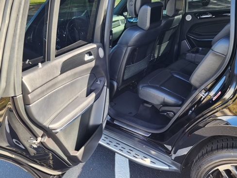 Used 2018 Mercedes-Benz GLS 550 4MATIC image 5