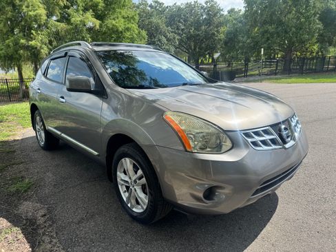 Used 2012 Nissan Rogue SV w/ Premium Pkg FWD image 2
