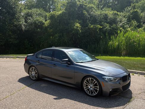 Used 2016 BMW 340i Sedan RWD image 1