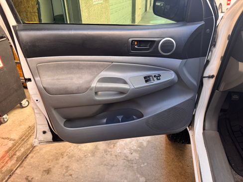 Used 2008 Toyota Tacoma PreRunner RWD image 5