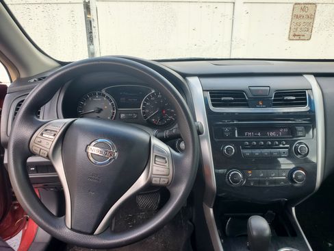Used 2013 Nissan Altima 2.5 S image 2