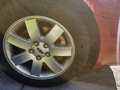 Used 2005 Ford Five Hundred SEL image 9