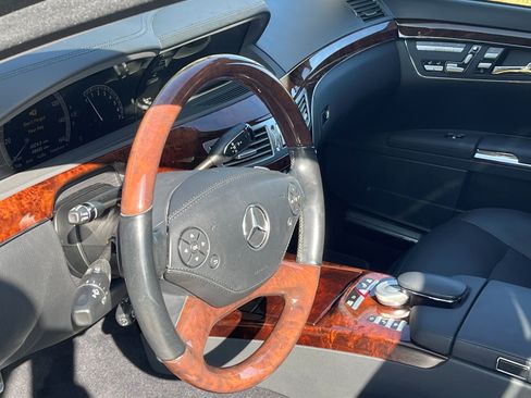 Used 2011 Mercedes-Benz S 550 4MATIC image 5