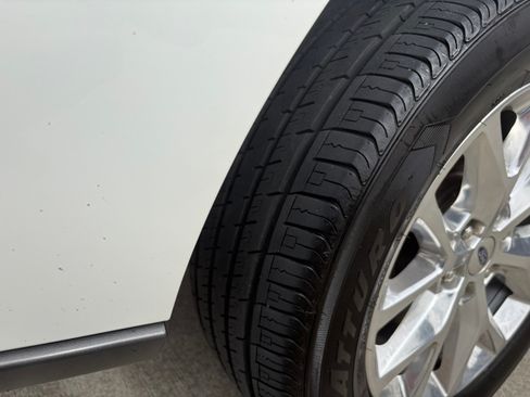 Used 2021 Ford Expedition XLT image 11