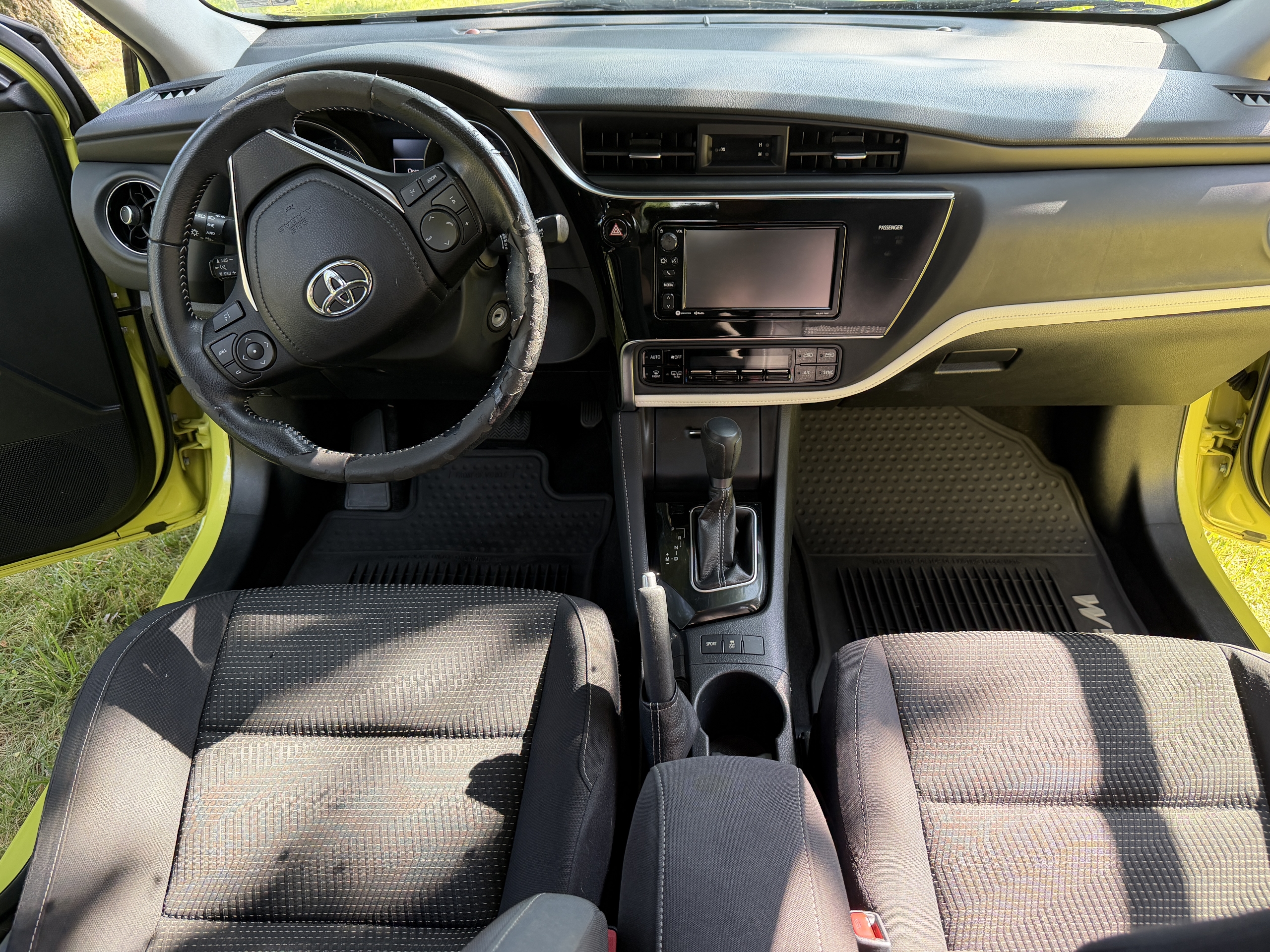 Used 2017 Toyota Corolla iM FWD image 12