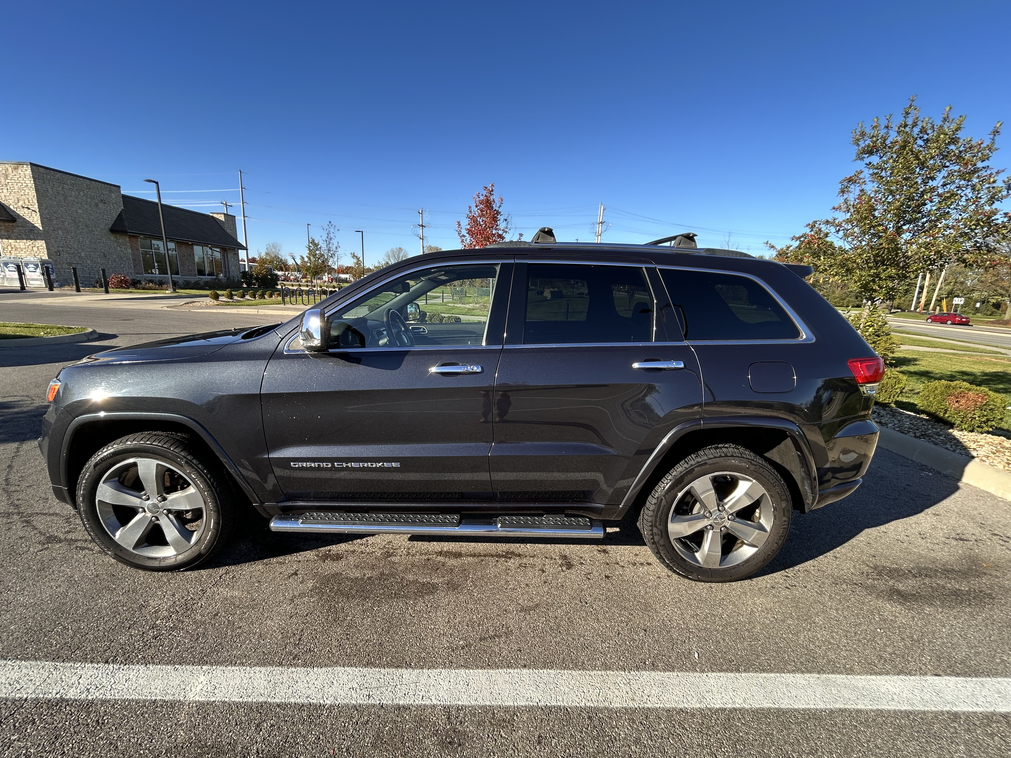 Used 2014 Jeep Grand Cherokee Overland AWD/4WD image 6