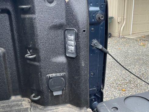 Used 2021 GMC Sierra 1500 SLT w/ SLT Premium Package image 9