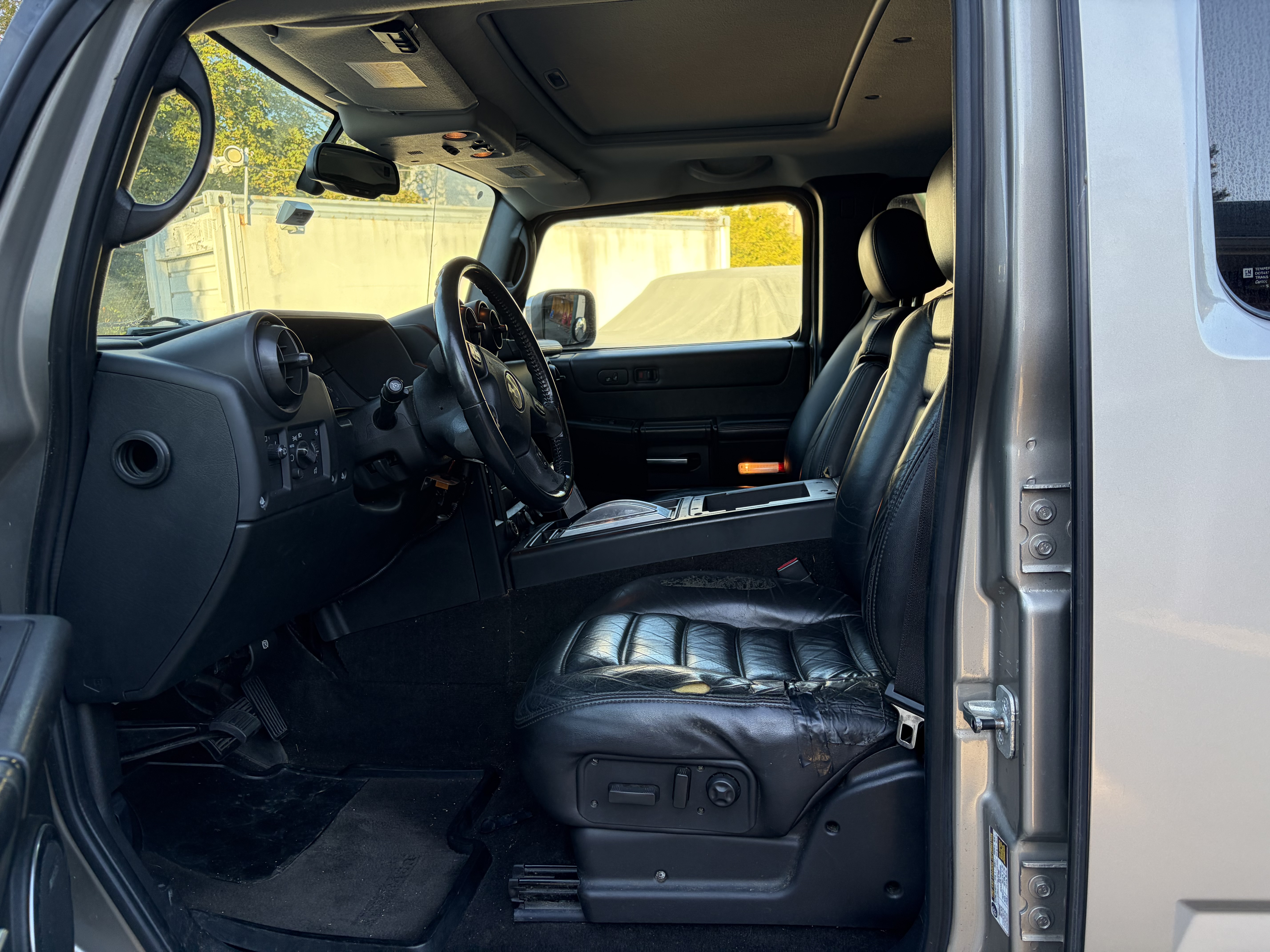 Used 2005 HUMMER H2 w/ Preferred Equipment Group AWD/4WD image 8