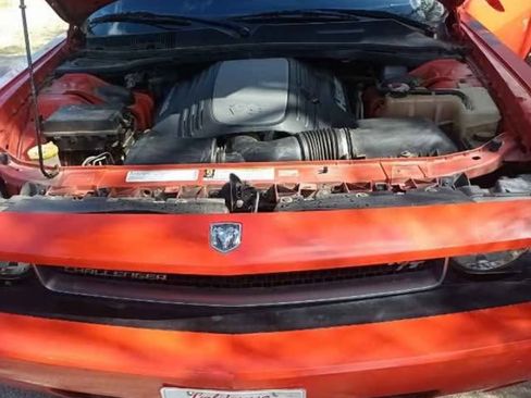 Used 2009 Dodge Challenger R/T image 5