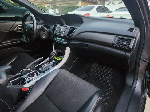 Used 2017 Honda Accord Sport image 18