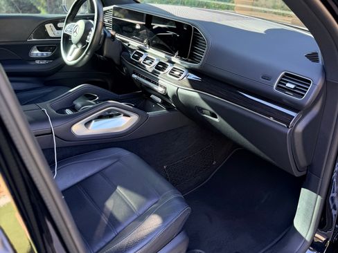 Used 2021 Mercedes-Benz GLS 450 4MATIC image 10