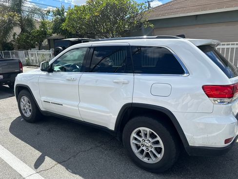 Used 2019 Jeep Grand Cherokee Laredo RWD image 10