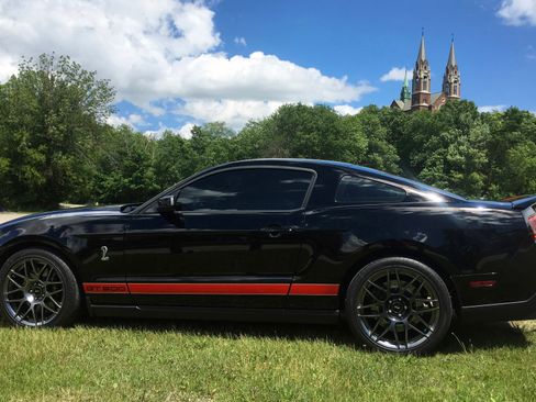 Used 2012 Ford Mustang Shelby GT500 w/ SVT Performance Pkg RWD image 2