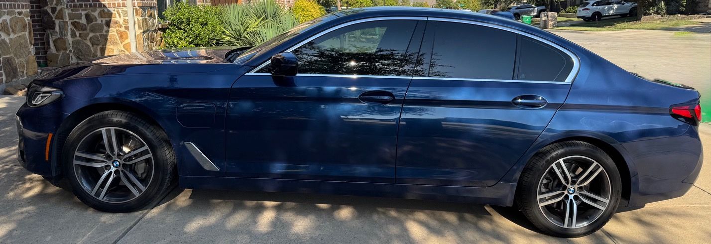 Used 2021 BMW 530e w/ Premium Package RWD image 10