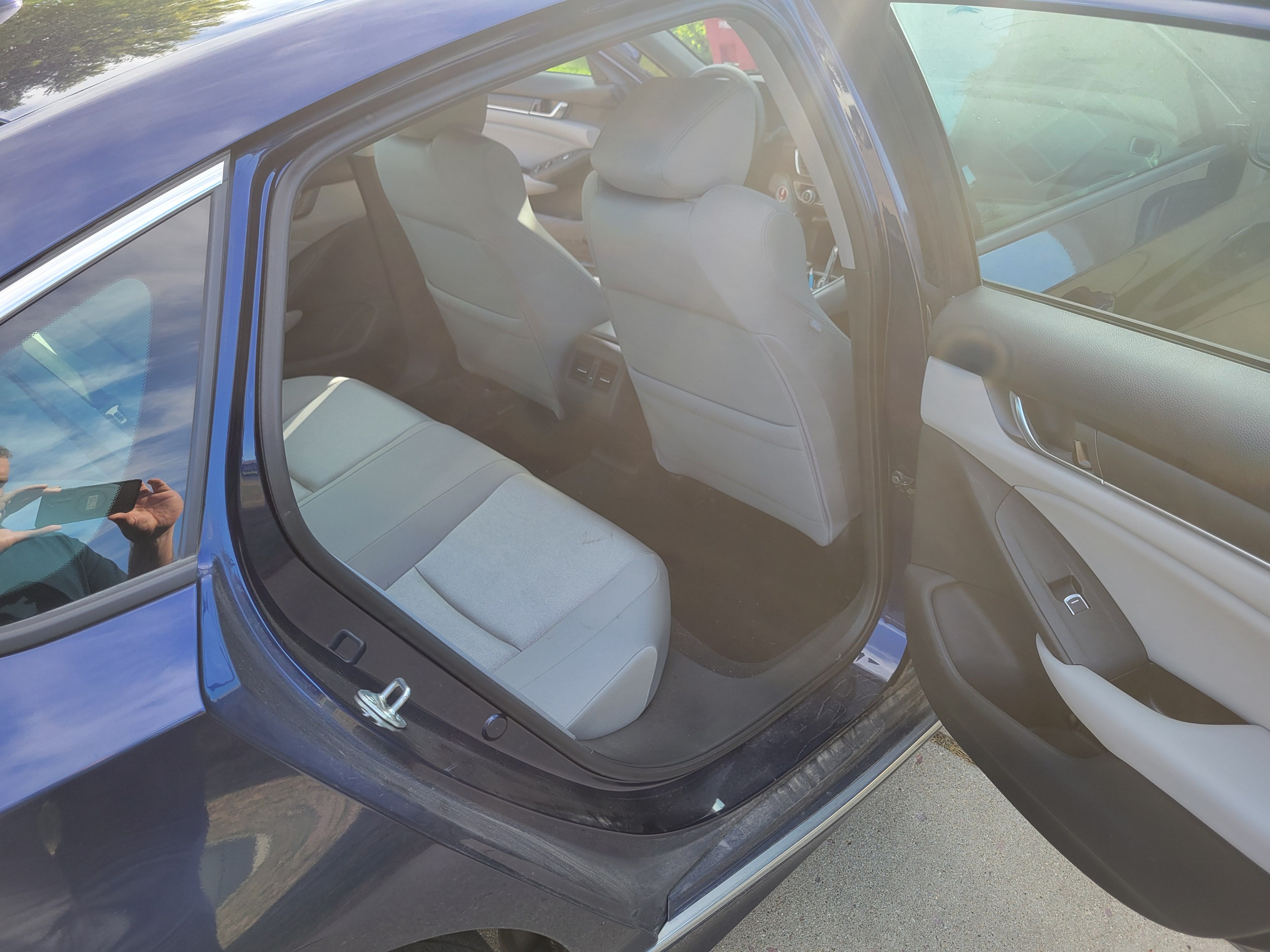 Used 2018 Honda Accord EX image 12