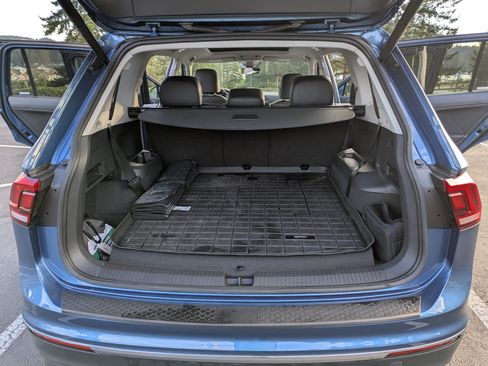 Used 2019 Volkswagen Tiguan SEL Premium w/ 3rd Row Seat Package image 9