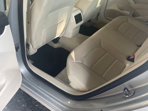 Used 2013 Volkswagen Passat 2.5 SE image 14