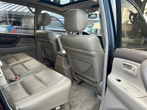 Used 2001 Toyota Land Cruiser image 12