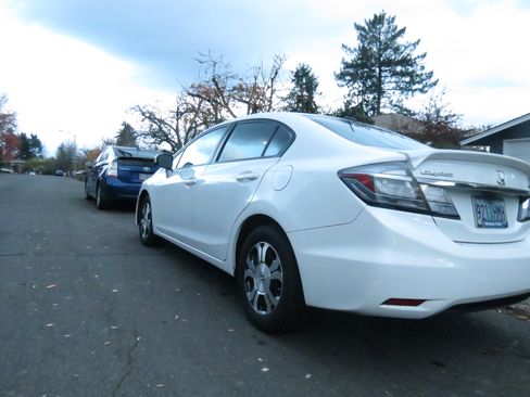 Used 2015 Honda Civic Hybrid Sedan image 5