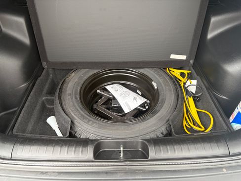 Used 2019 Jeep Cherokee Trailhawk image 15