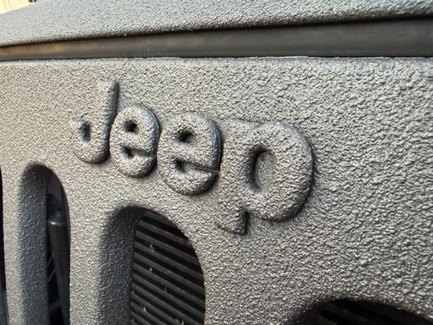 Used 2013 Jeep Wrangler Unlimited Sport AWD/4WD image 17