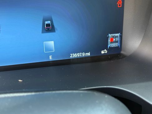 Used 2024 Ford F150 Lightning Lariat image 11