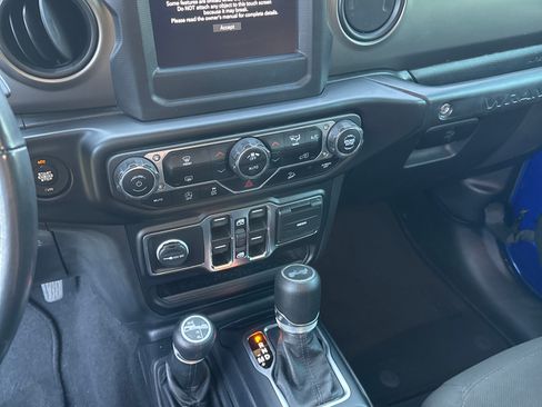 Used 2020 Jeep Wrangler Unlimited Sport S image 4